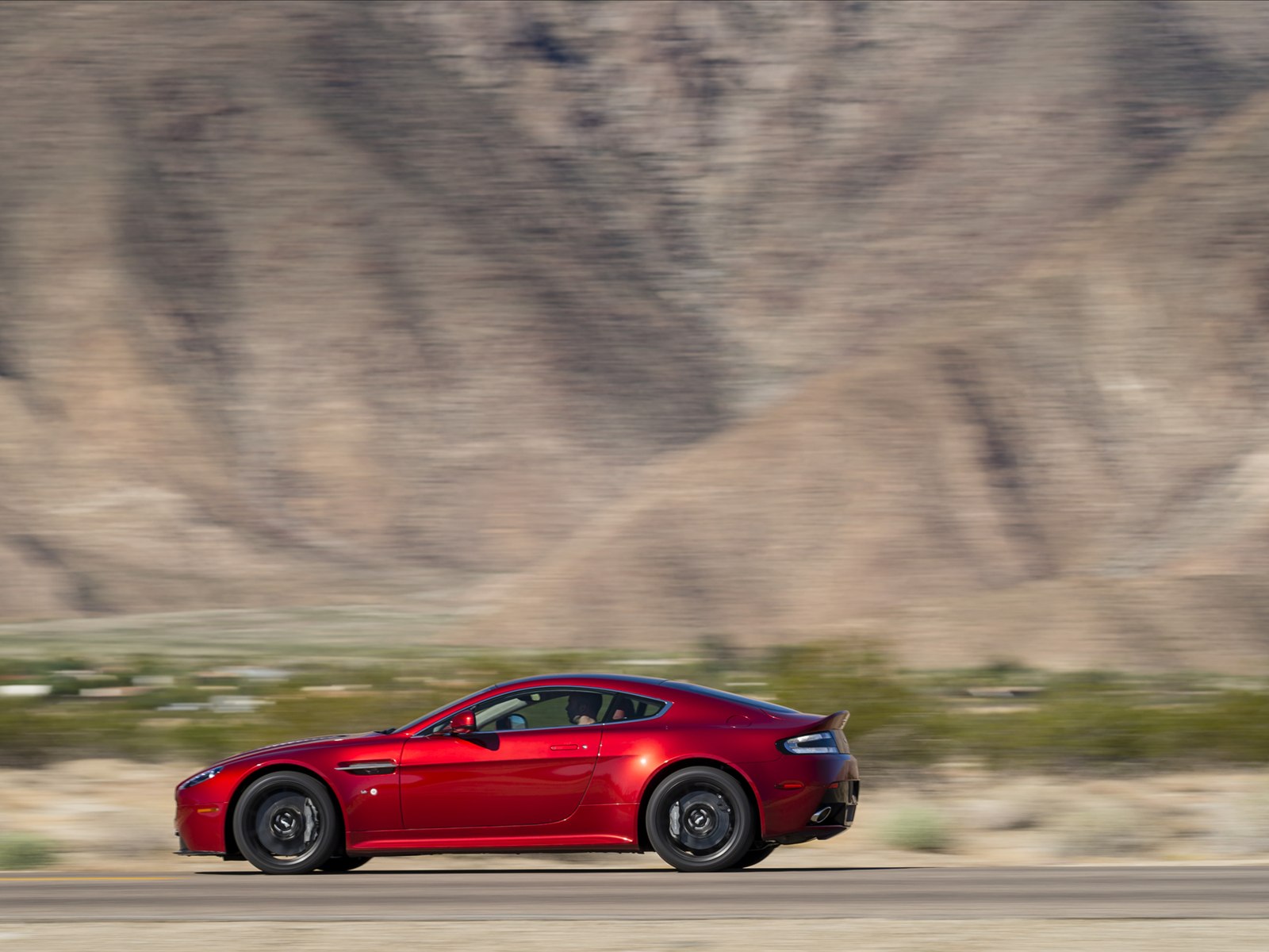 Aston Martin V12 Vantage S 2014